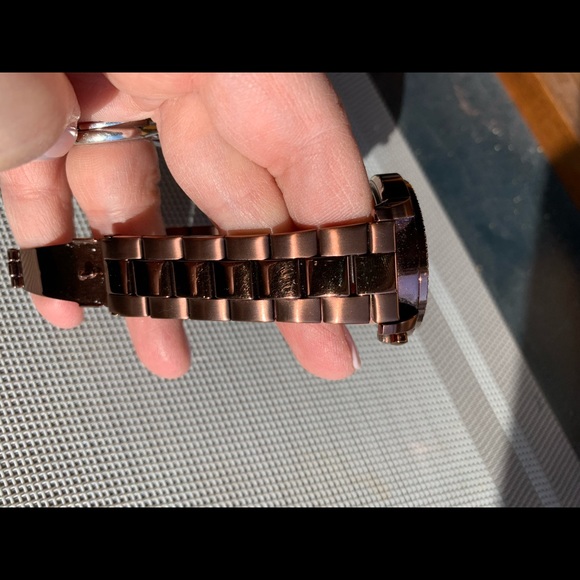 DKNY Brown metallic watch - Picture 4 of 8